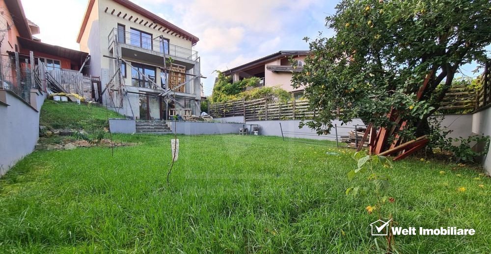 Casa, 7 camere, 229 mp utili, 281 mp teren, D+P+1E, Andrei Muresanu