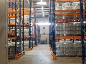 Vânzare spaţiu industrial