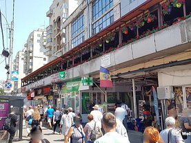 Vânzare spaţiu comercial