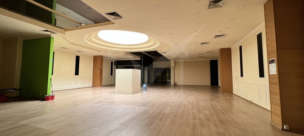 Spatiu comercial 430mp, Centru zona p-ta Unirii, imobil modern cu lift - imaginea 0 + 1