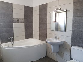 Apartament de vânzare 3 camere, în Dobroesti