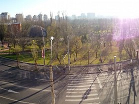 Apartament de vânzare 3 camere, în Bucureşti, zona Tineretului