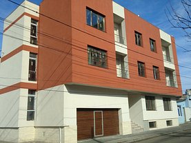 Apartament de închiriat 3 camere, în Constanţa, zona Faleza Nord
