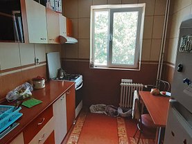 Apartament de vânzare 3 camere, în Constanta, zona Tomis IV