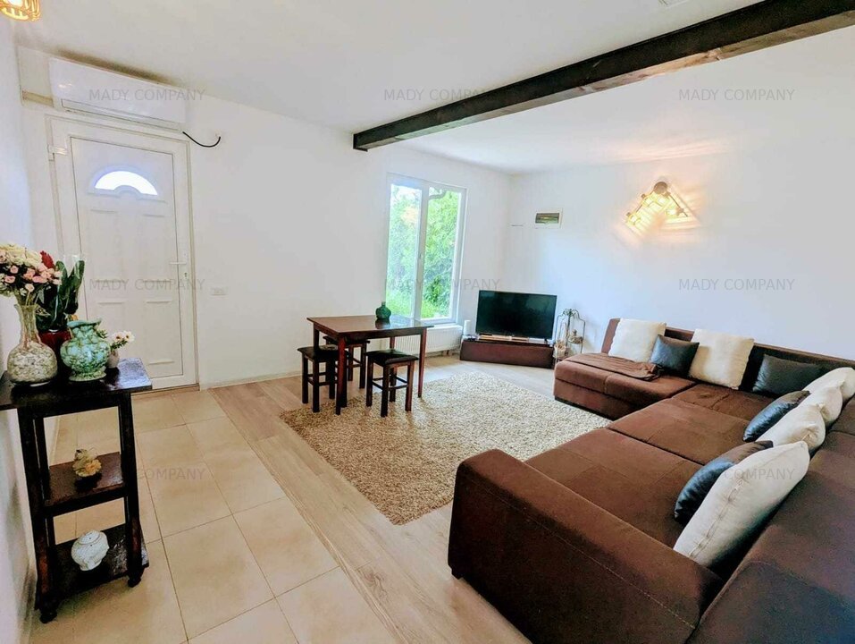 Casa pe structura de lemn60mp, 3camere, 700mp teren, Corbu Str.Postei