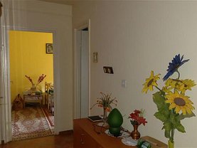 Apartament de vânzare 2 camere, în Arad, zona Miron Costin