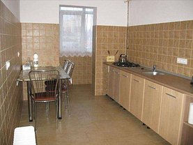 Apartament de vânzare sau de închiriat 3 camere, în Arad, zona UTA