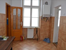 Apartament de închiriat 2 camere, în Arad, zona Central