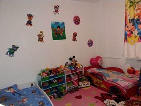 Apartament de vânzare 4 camere, în Arad, zona UTA