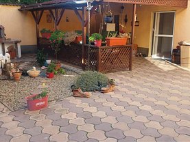 Casa de vânzare sau de închiriat 5 camere, în Arad, zona Aradul Nou