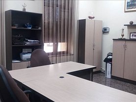 Casa de vânzare 8 camere, în Arad, zona Central