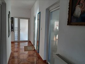 Casa de vânzare 8 camere, în Arad, zona Aradul Nou