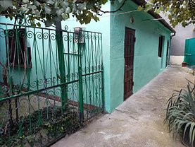 Casa de vânzare o cameră, în Arad, zona Confecţii