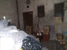 Închiriere spaţiu comercial