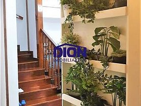 Casa de vânzare 3 camere, în Bucureşti, zona Decebal