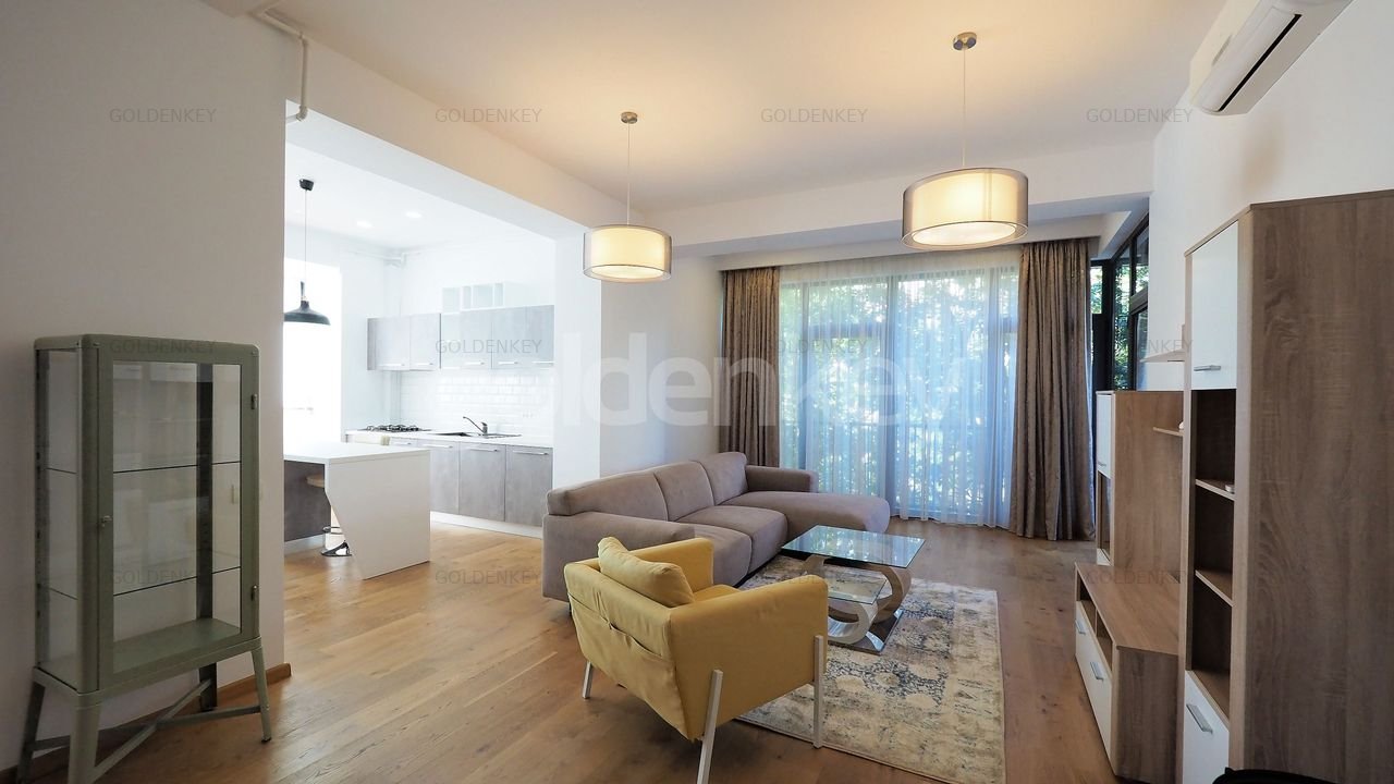 Apartament cu 3 camere mobilat