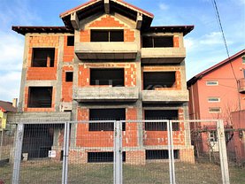 Casa de vânzare 12 camere, în Ovidiu, zona Central
