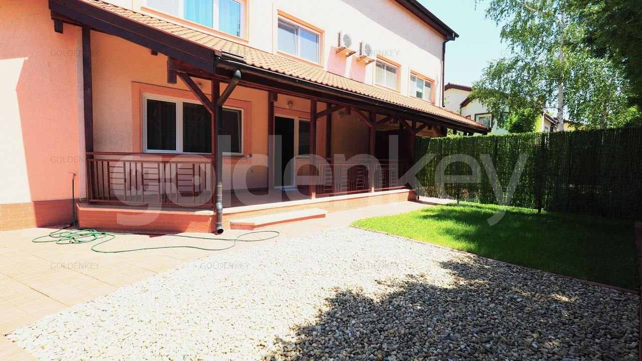 Vila duplex cu 6 camere | 2 garaje | Jolie Ville