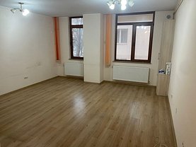 Apartament de închiriat 3 camere, în Constanţa, zona Tomis Nord