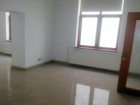 Casa de închiriat 7 camere, în Bucureşti, zona Romană