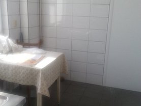 Apartament de vânzare 3 camere, în Bucuresti, zona Foisorul de Foc