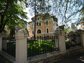 Casa de închiriat 14 camere, în Bucuresti, zona Kiseleff