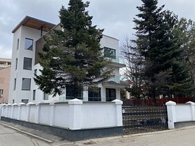 Casa de vânzare 8 camere, în Bucureşti, zona Herăstrău