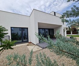 Casa de vânzare 4 camere, în Mogoşoaia