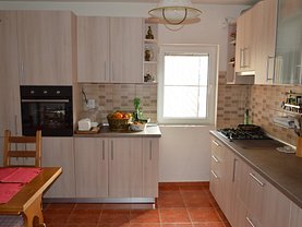 Apartament de vânzare 4 camere, în Bucureşti, zona Eroii Revoluţiei