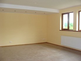 Casa de vânzare sau de închiriat 7 camere, în Snagov
