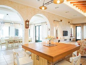 Casa de vânzare 7 camere, în Izvorani