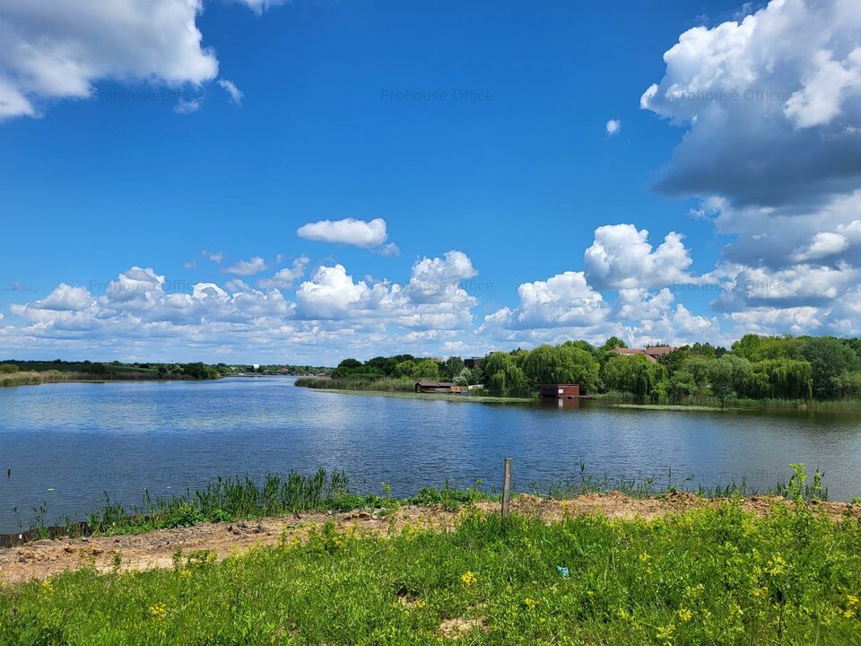 VANZARE PROPRIETATE  LA LACUL SNAGOV
