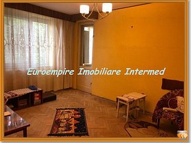 Apartament de vânzare 3 camere, în Constanta, zona Far