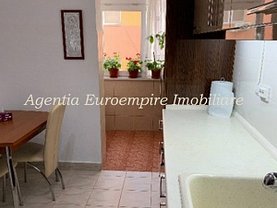 Apartament de vânzare 3 camere, în Constanta, zona Central