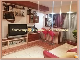 Apartament de închiriat 3 camere, în Constanţa, zona Km 4-5