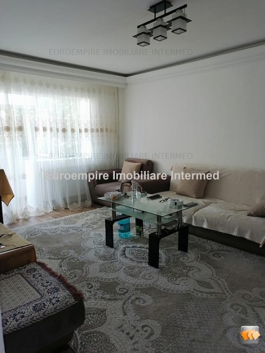 Apartament 3 camere de vanzare in Constanta zona Gara, CENTRALA GAZ