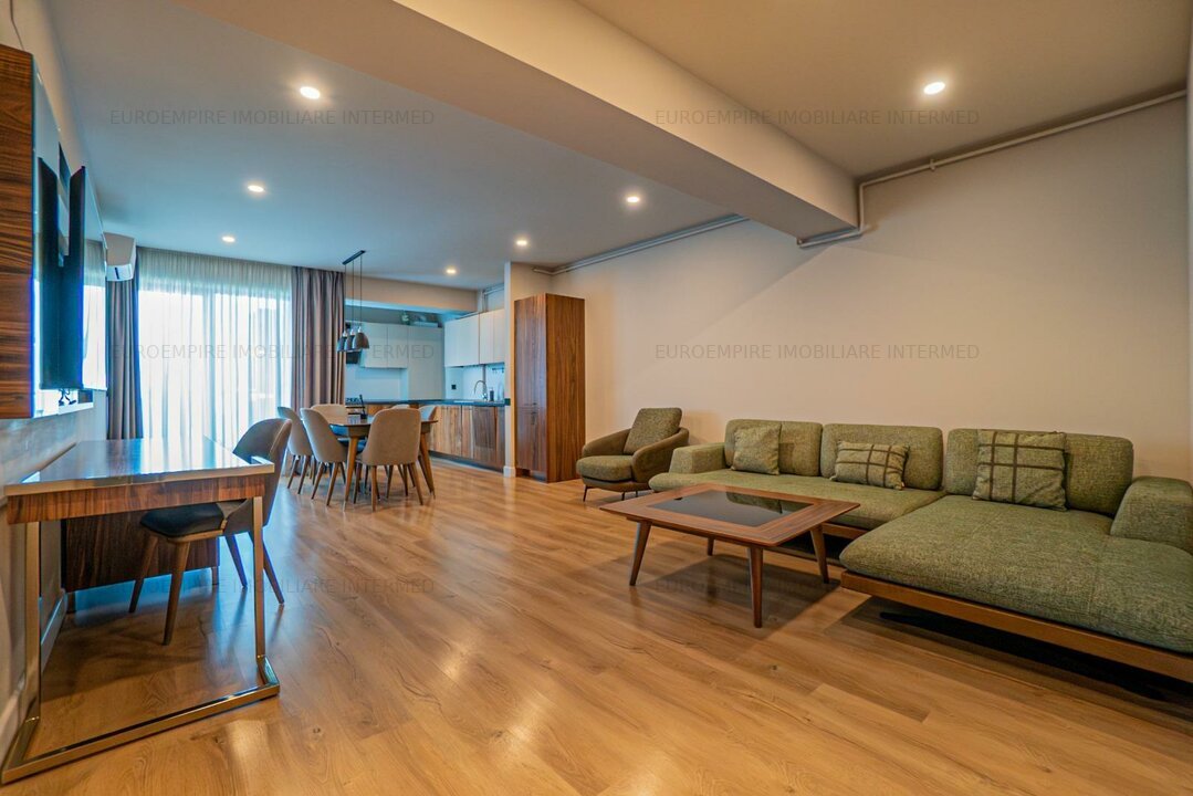 Apartament de inchiriat cu 3 camere, zona Tomis Nord