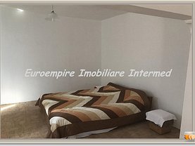 Casa de închiriat 4 camere, în Constanta, zona Km 4