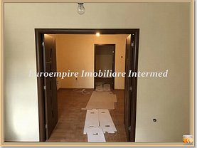 Casa de închiriat 5 camere, în Constanţa, zona Delfinariu