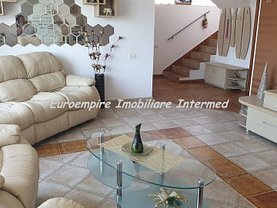 Casa de inchiriat 4 camere, în Cumpana