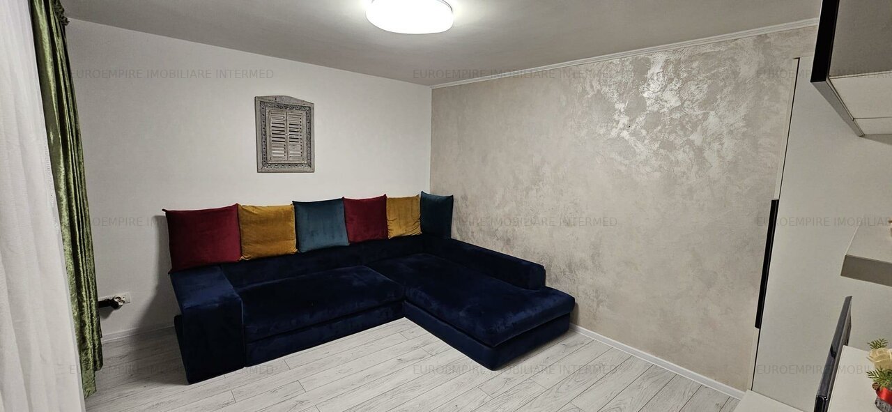 Inchiriez corp casa in zona Coiciu