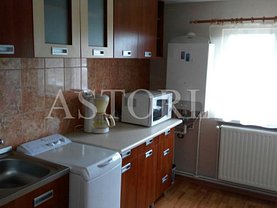 Apartament de închiriat 3 camere, în Pitesti, zona Periferie