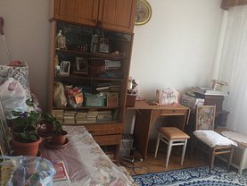 Apartament de vânzare 3 camere, în Piteşti, zona Calea Bucureşti