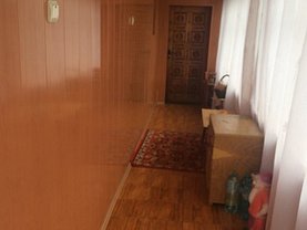 Casa de vânzare 5 camere, în Topoloveni, zona Central