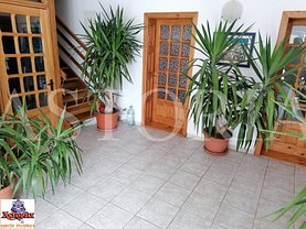 Casa de vânzare 10 camere, în Piteşti, zona Trivale