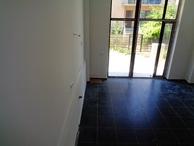 Vânzare spaţiu comercial