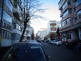 Vânzare spaţiu comercial