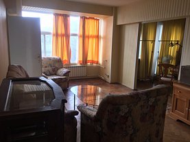Apartament de vânzare 3 camere, în Bucuresti, zona Magheru