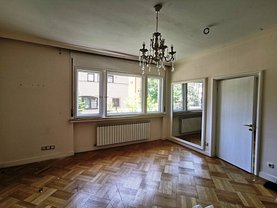 Apartament de vânzare 8 camere, în Bucureşti, zona Primăverii