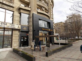 Vânzare spaţiu comercial